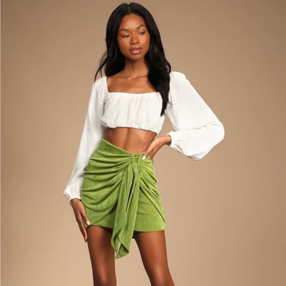 Beachside party shiny green ruched tie-front mini skirt - Picture 2 of 7